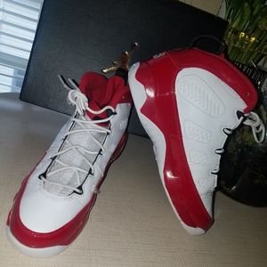 Air Jordan Retro 9••••size 3Y